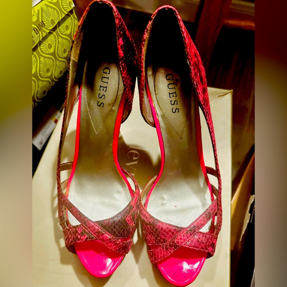 Guess hot pink heels